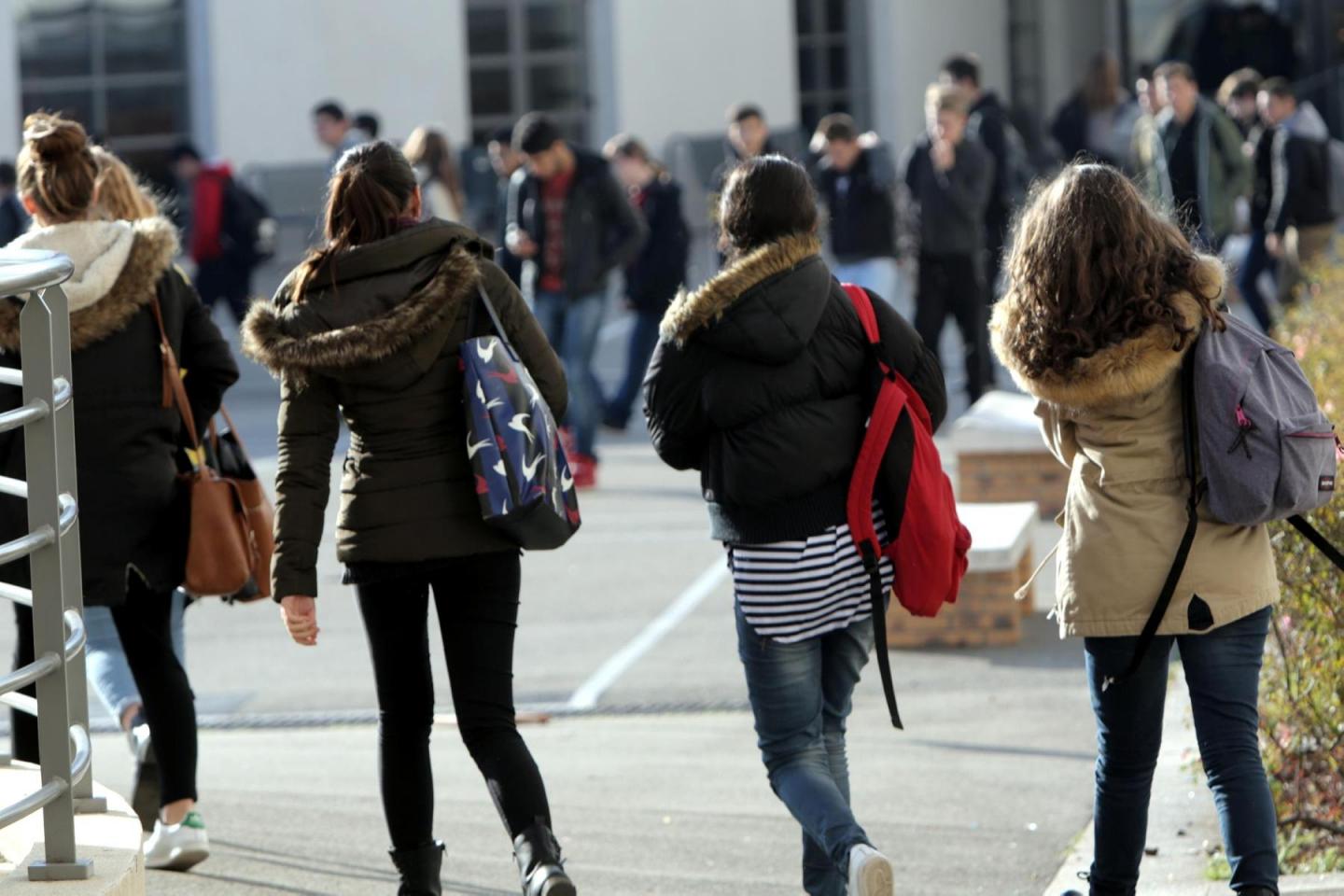 Marseille: un lycéen blesse deux camarades avec un couteau lors d'une bagarre