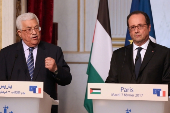 Francois-Hollande-le-7-fevrier-a-l-Elysee-avec-le-chef-de-l-Autorite-palestinienne-Mahmoud-Abbas_pics_590