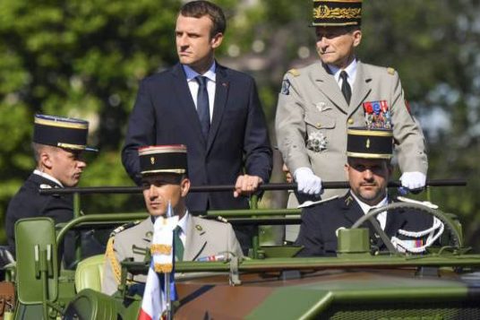 15 hauts gradés de l'armée écrivent une lettre à macron