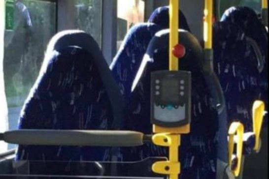 norvege-burqa-farce-bus-1200x728