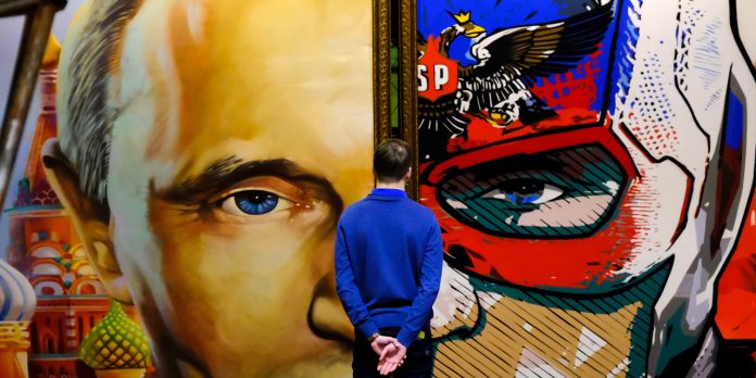 RUSSIA-PUTIN-PAINTING-EXHIBITION-CULTURE