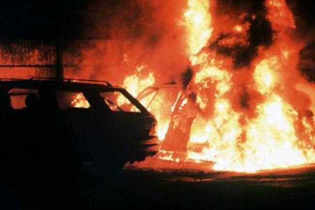 250 voitures brûlées en région parisienne durant la nuit de la saint