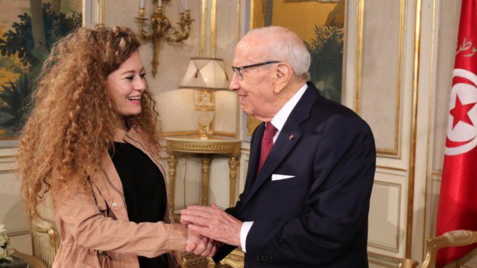 Essebsi, premier président de la Tunisie démocratique Essebsi, premier président de la Tunisie démocratique