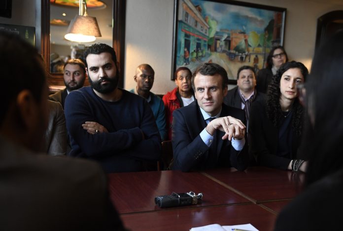 FRANCE2017-VOTE-EN-MARCHE