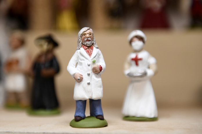 FRANCE-RELIGION-HOLIDAY-CHRISTMAS-CRAFT-HEALTH-VIRUS