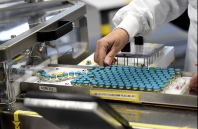 FRANCE-HEALTH-VIRUS-VACCINE-GSK