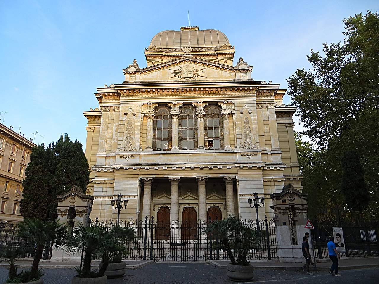 Grande Synagogue Rome Rome: la grande synagogue a été ouverte il y a 120 ans - JForum